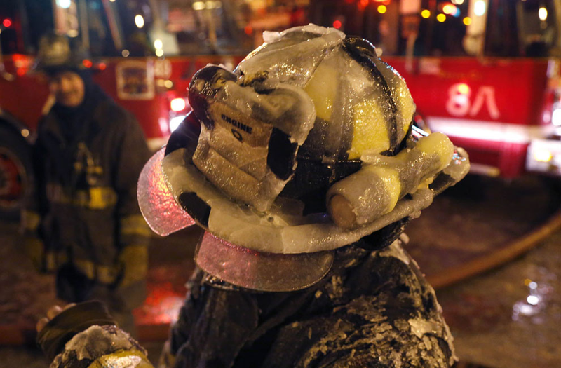 Illustration for article titled Incendio de hielo, o qué ocurre cuando apagas un fuego a temperaturas bajo cero